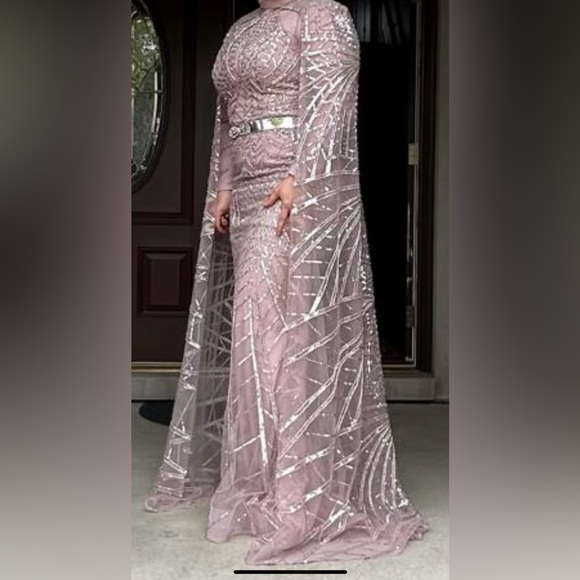 Catwalk couture dusty rose dress - Picture 2 of 5